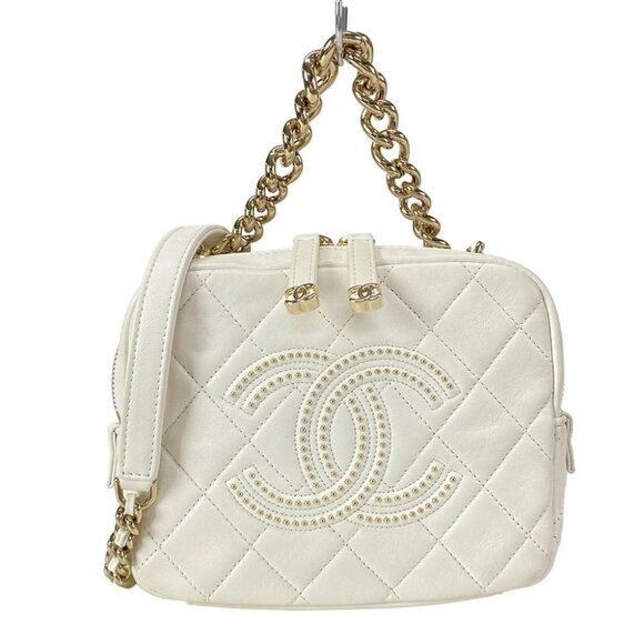 CHANEL Handbags - CHANEL Matelasse AS1512 White Lambskin Vanity Bag Gold hardware